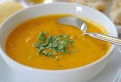 Sopa de Legumes Cremosa para Ceia fácil e saborosa