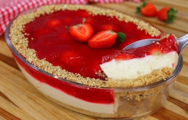 Torta Gelada de Morango natalina fácil de fazer 5 (10)