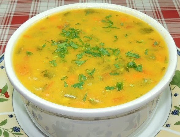 Sopa de Fubá com Linguiça e Couve