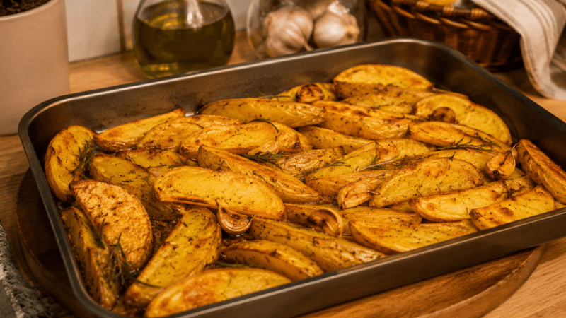 Batata Rústica no Forno com Alecrim e AlhoReceita Fácil