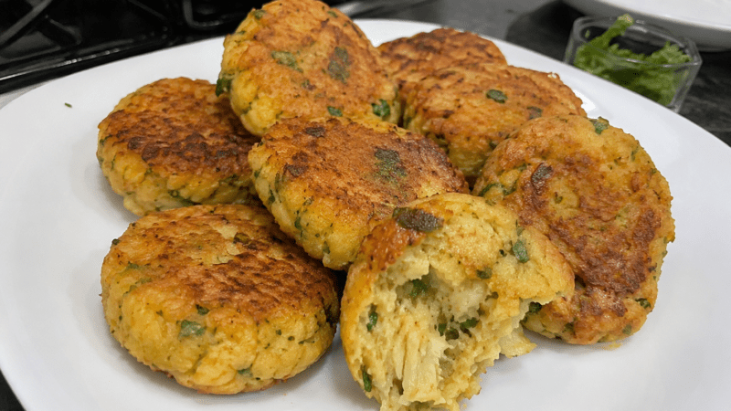 Bolinho de Bacalhau Fit Receita com Grão-de-Bico (Sem Glúten)