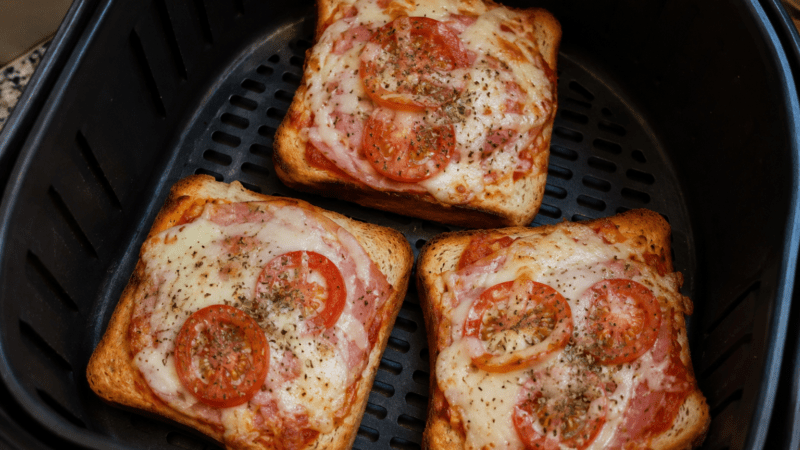 Mini Pizza de Pão de Forma na Airfryer:LancheRápido Crocante! 5 (12)