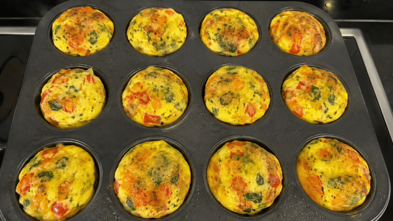 Muffins de Omelete Low Carb: Lanche Proteico para Levar ao Trabalho 5 (15)