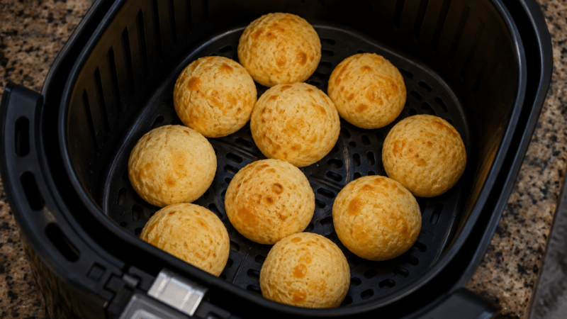 Pão de Queijo de Frigideira na Airfryer:Mais Fácil Crocante! 5 (15)