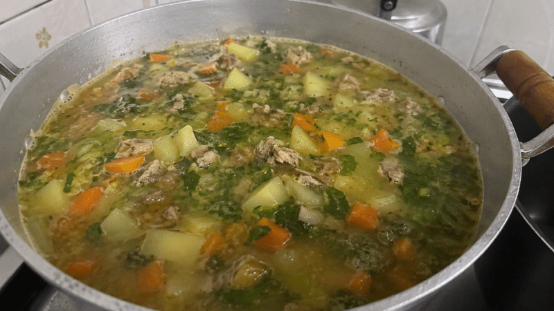 me de a receitas Sopa de Entulho Saudável Receita Nutritiva Carne e Legumes o url