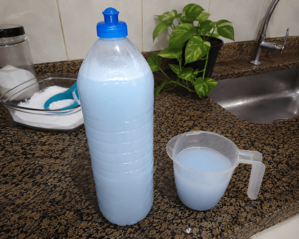 Como Fazer Amaciante Caseiro Fácil, Barato e Perfumado
