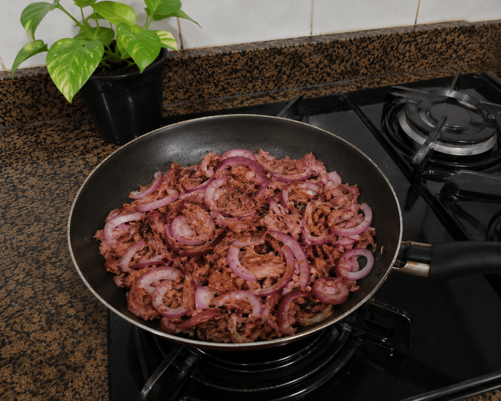 Como Fazer Charque Frita com Cebola RoxaReceita Fácil Rápida