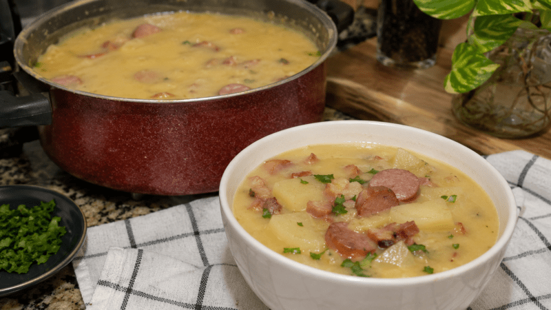 Caldo de Mandioca com Calabresa e Bacon Cremoso  Fácil 5 (16)