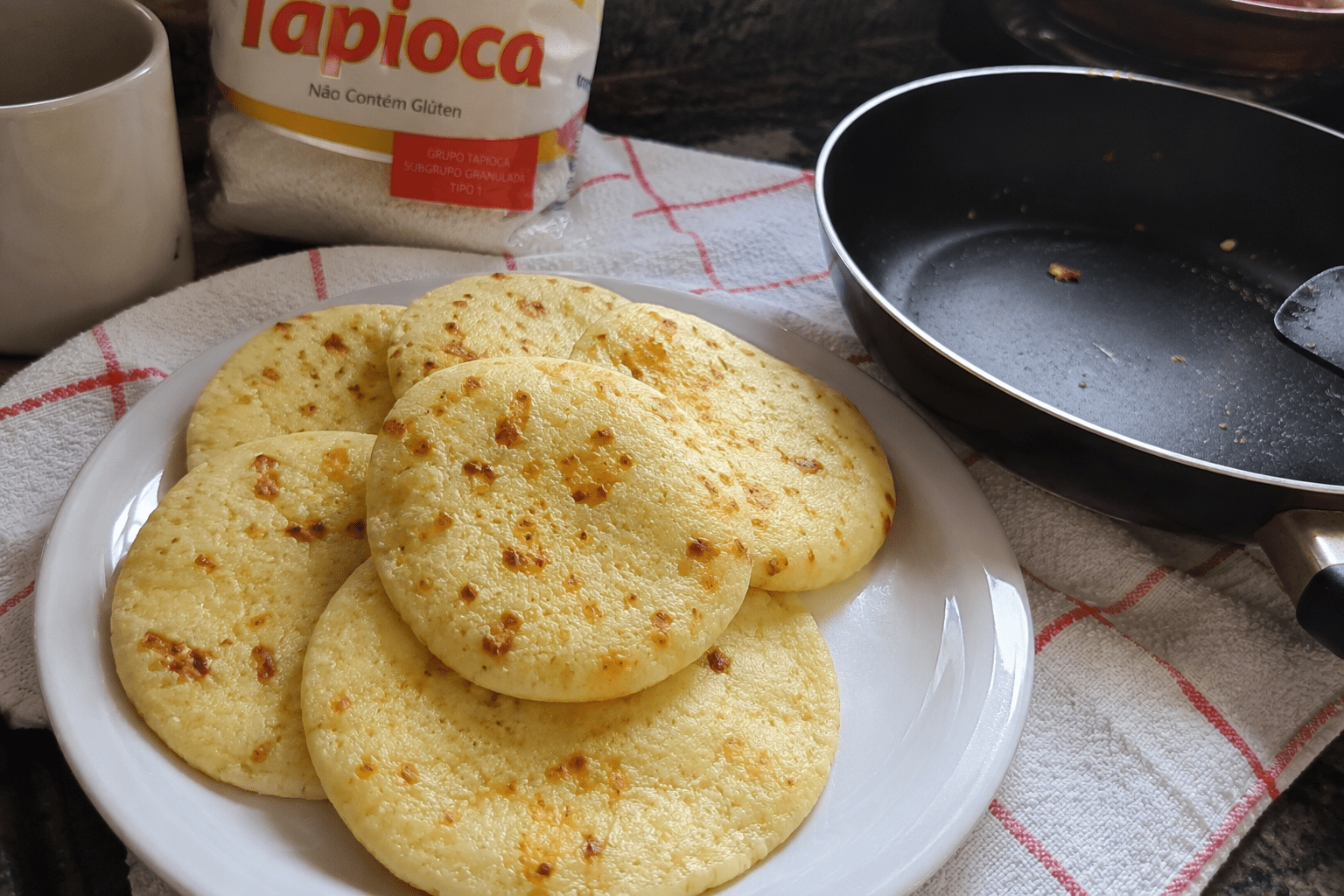 Pão de Queijo de Frigideira com Tapioca: Simples!