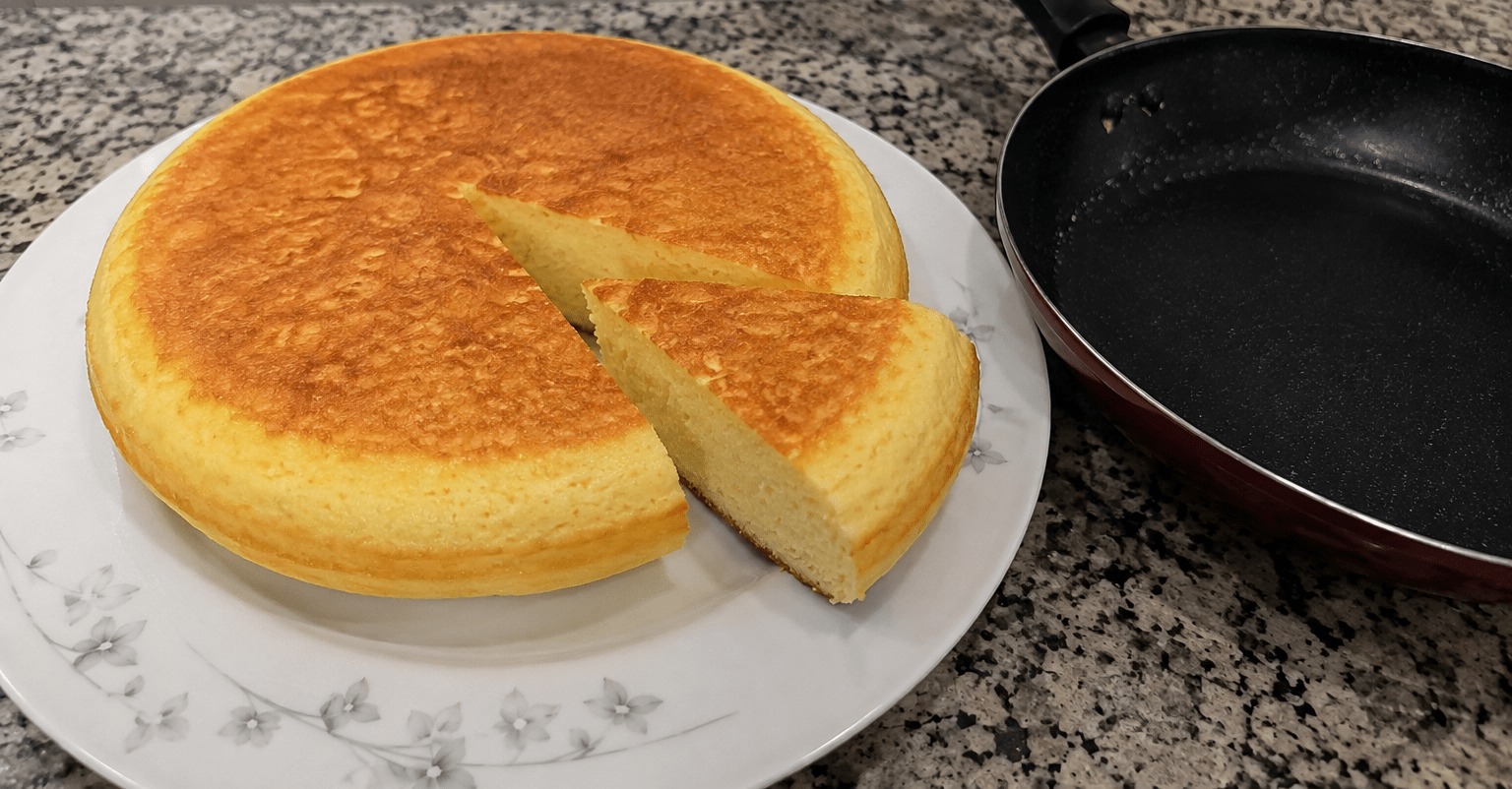 Bolo Nuvem na Frigideira Fica Tão Leve Que Parece Que Está Derretendo